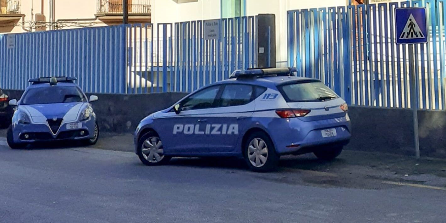 Spari contro uno studio medico, due arresti a Taurianova