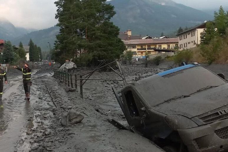 Esonda un torrente dopo una frana, 5 dispersi a Bardonecchia