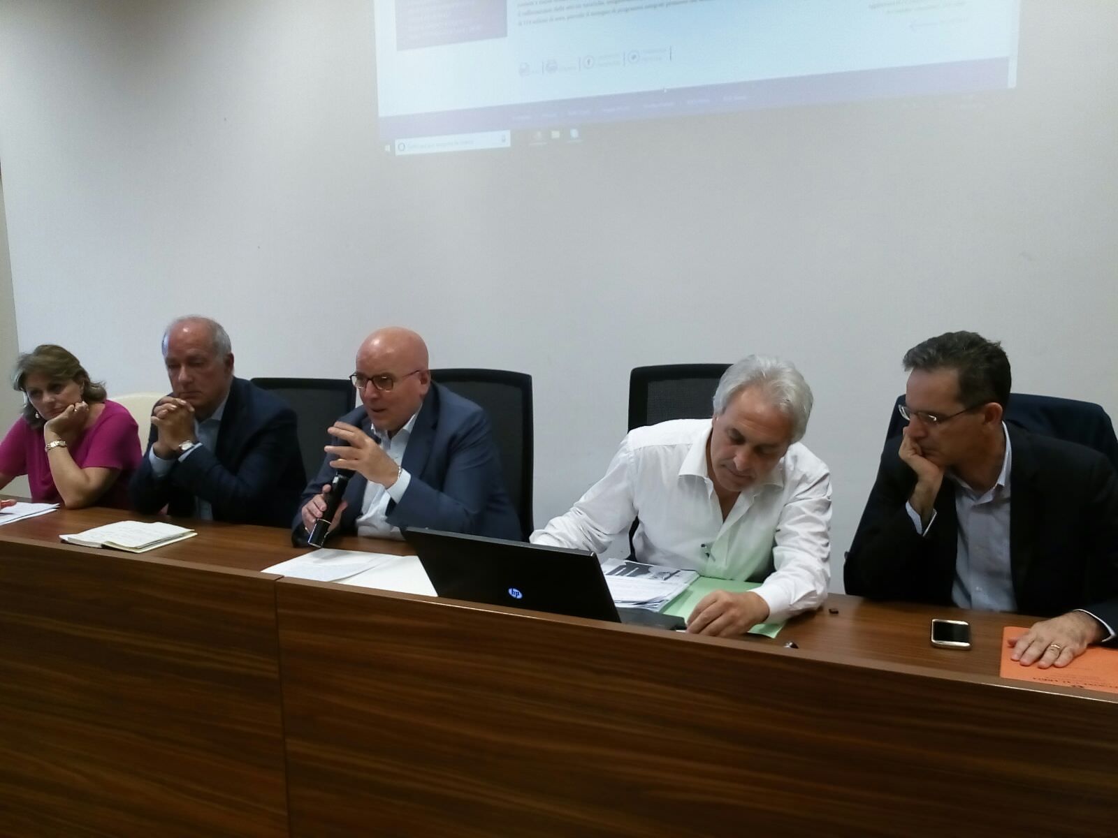 Regione, sui borghi Oliverio chiama a raccolta i sindaci – VIDEO