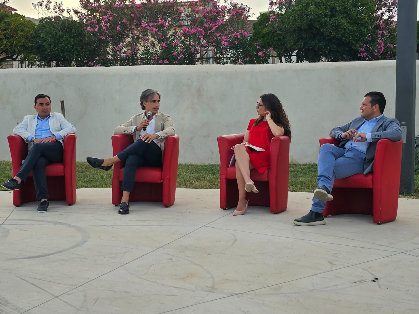 “Un visionario inaspettato” presentato a Bovalino. «Una scuola di formazione politica nel nome di Italo Falcomatà»