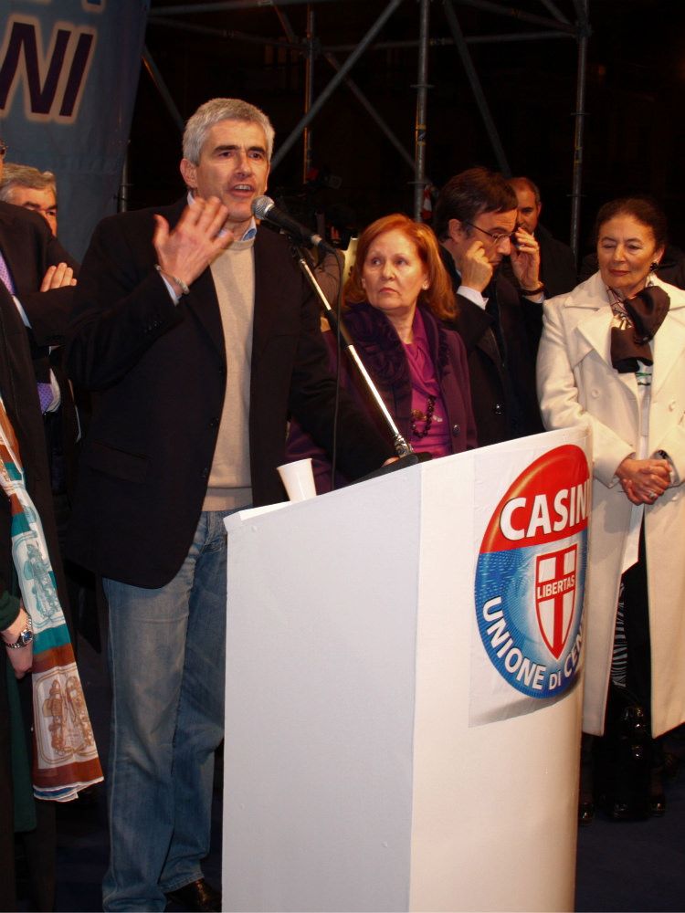 Il Pdl perde altri pezzi: la D`Ippolito passa all`Udc