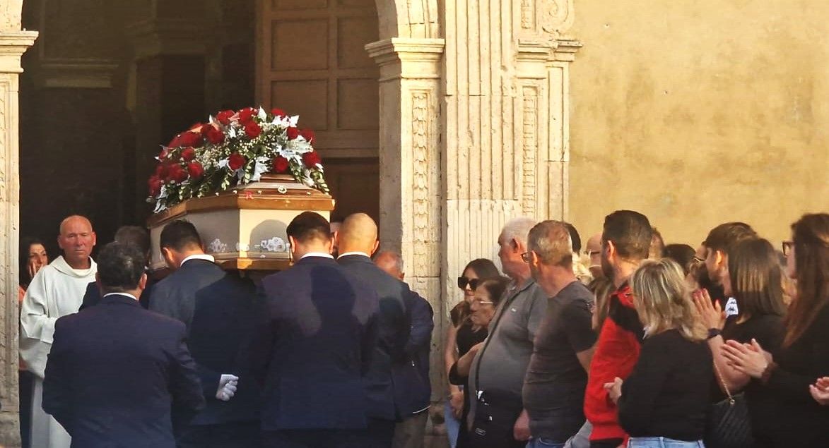 Omicidio a Crotone, l’ultimo saluto a Francesco Chimirri