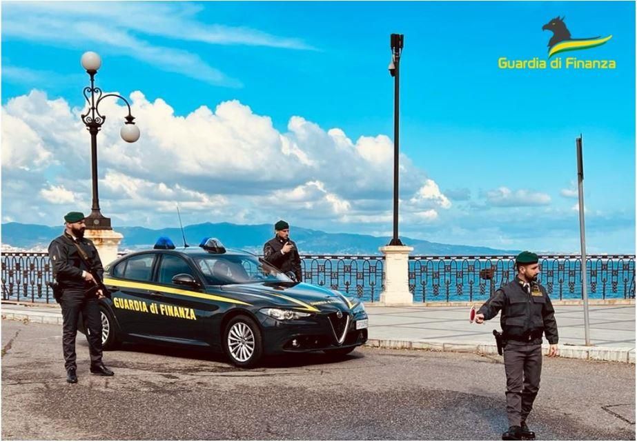 Reggio Calabria, confiscati beni per oltre 3 milioni a un imprenditore del settore autotrasporti
