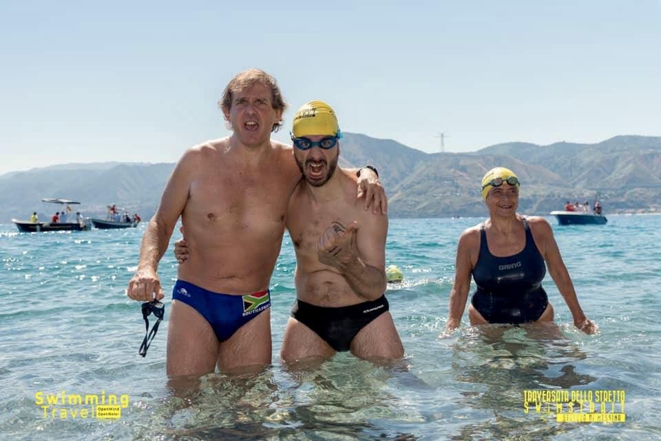 «Affetto da sclerosi multipla compie la traversata dello Stretto a nuoto»