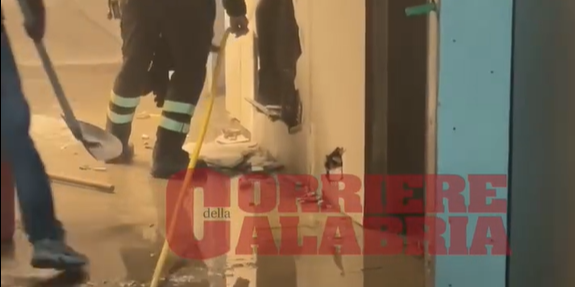 Ospedale della Sibaritide sotto attacco, Occhiuto: «Chi pensa di fermarci si sbaglia di grosso» – VIDEO