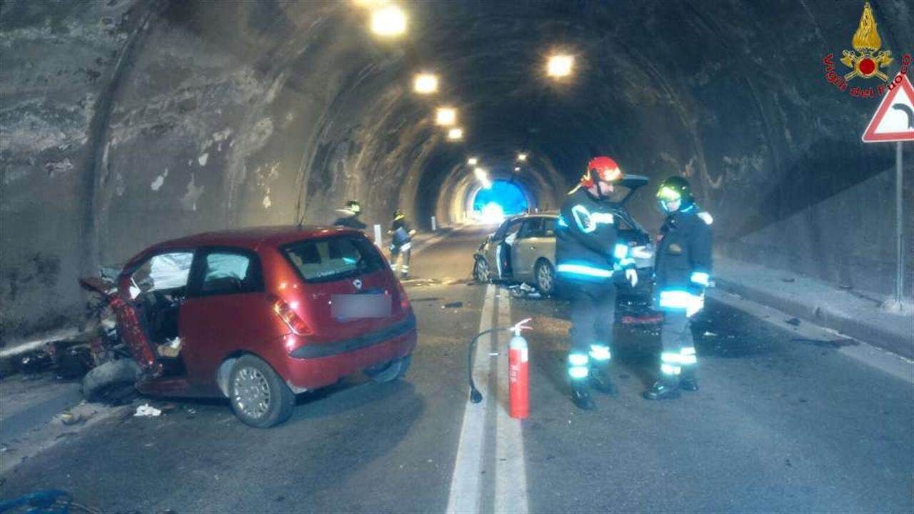 L'impatto sull'A3 è una strage: quattro morti