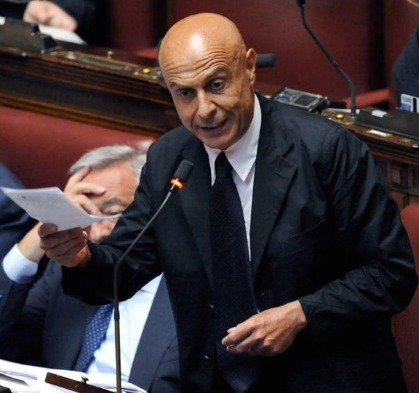Minniti e Gentile firmano la nuova intesa Pd-Ncd