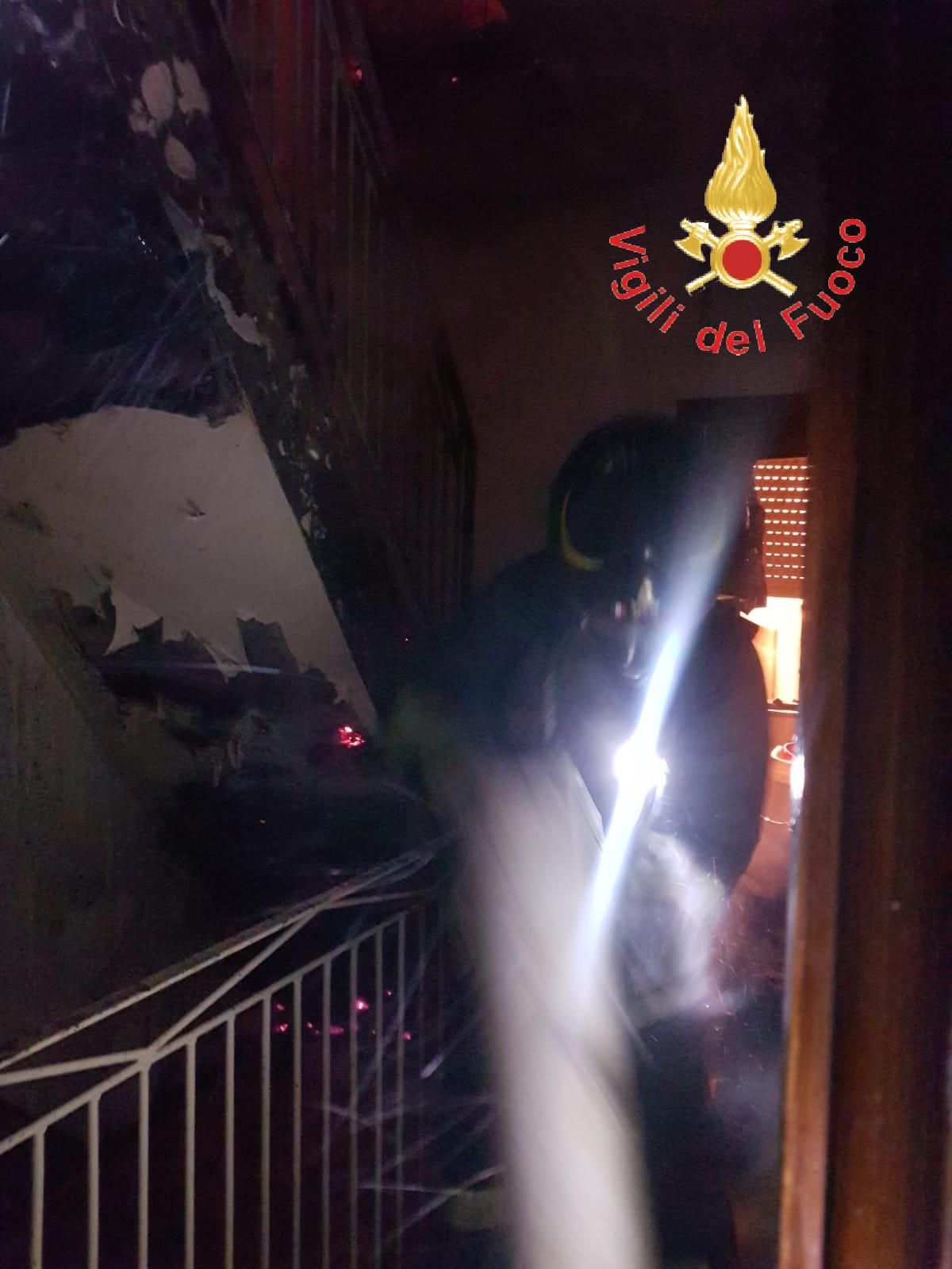 Lamezia, bombola esplode in un'abitazione: ustionata una bimba – VIDEO