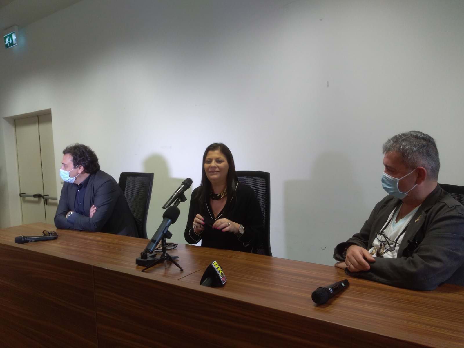 Santelli sugli aiuti economici: «Troppa burocrazia? Colpa del governo»