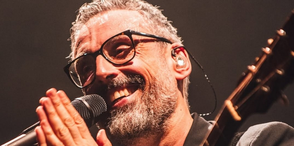 Brunori Sas incanta al Circo Massimo: canzoni, emozioni e messaggi di pace