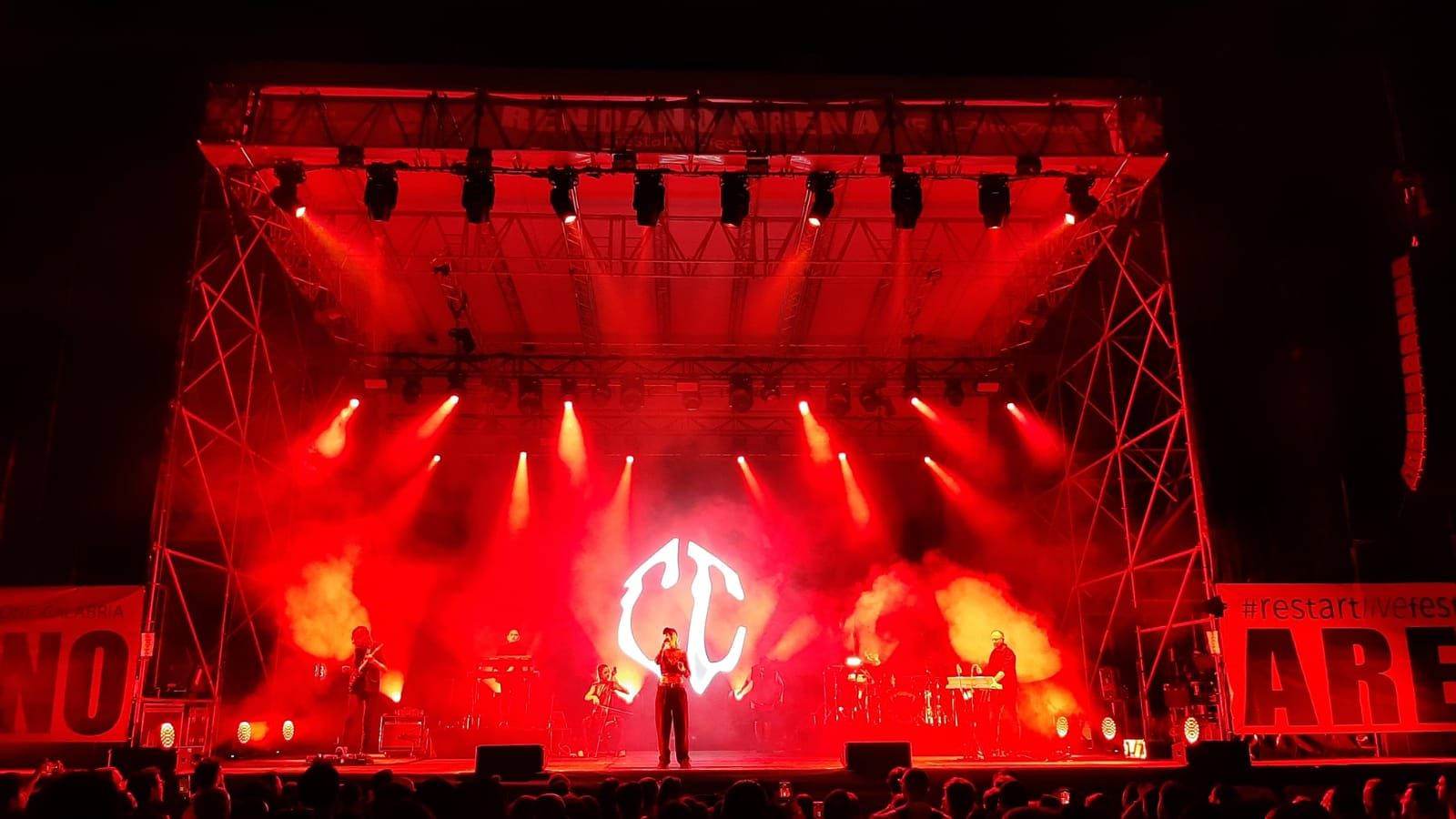 I Coma_Cose infiammano il palco di Piazza XV Marzo a Cosenza