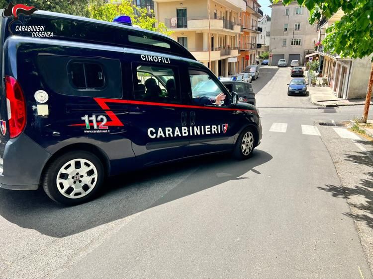 Droga servita al bar: i carabinieri arrestano il titolare