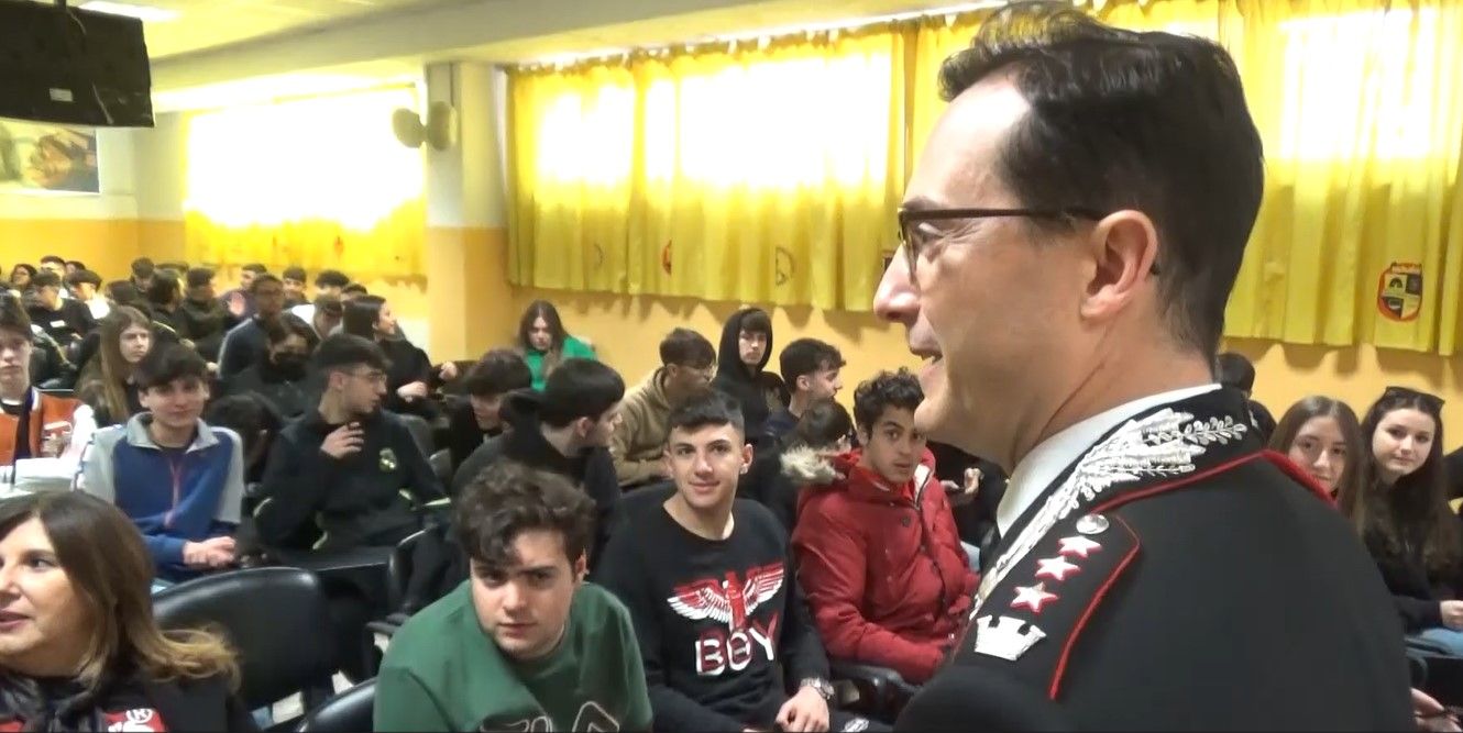 «La Giustizia adotta la scuola», al Brutium si discute di lotta al terrorismo e alla criminalità – VIDEO