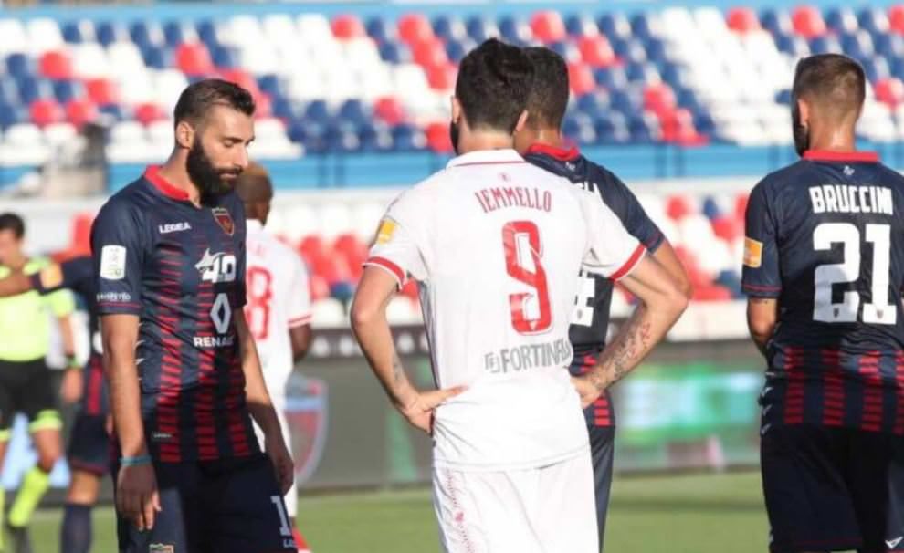 Il Cosenza non molla. Batte 2-1 il Perugia