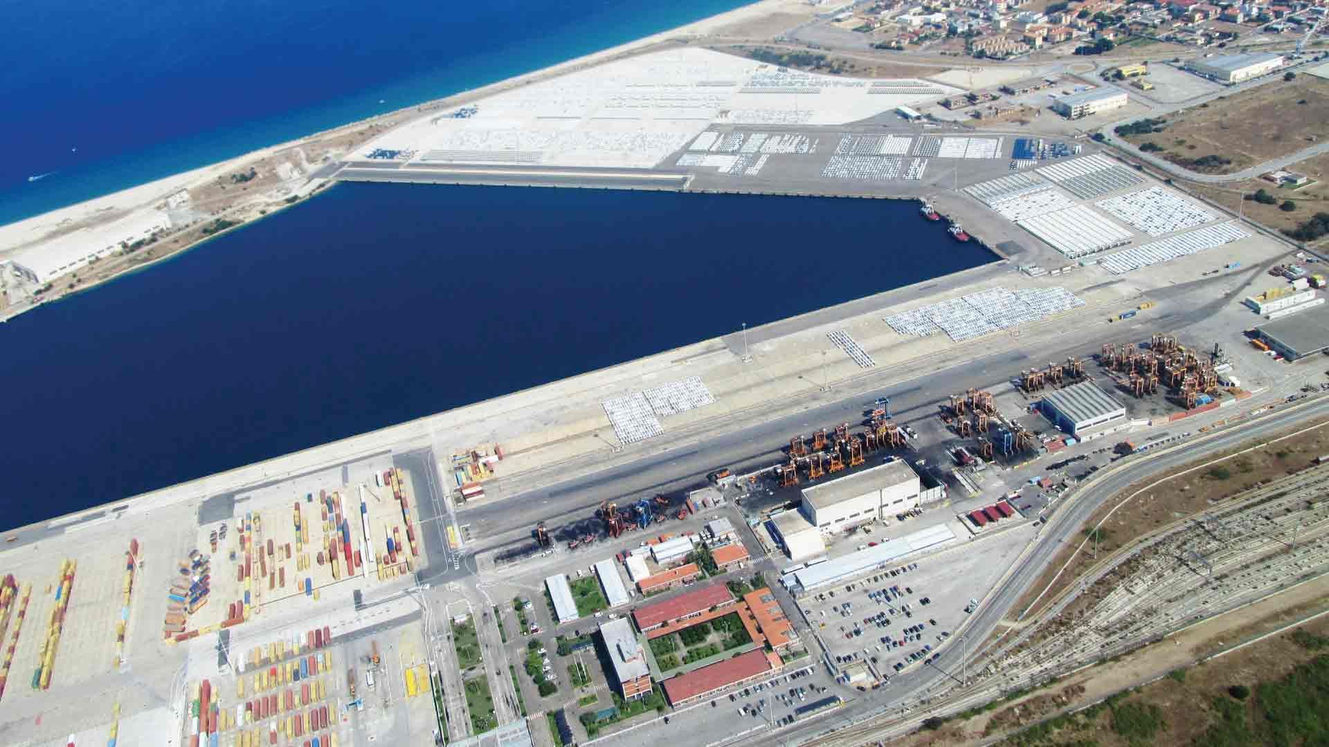 A rischio il futuro del porto di Gioia Tauro: la Calabria si prepara alla mobilitazione