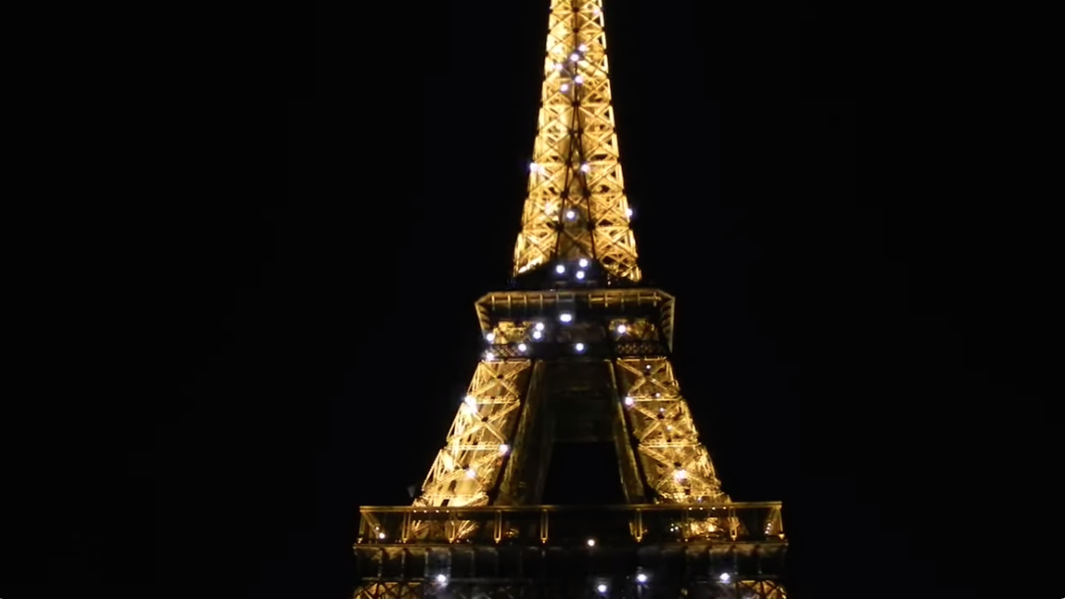 Aggredisce i passanti a Parigi, un morto e un ferito