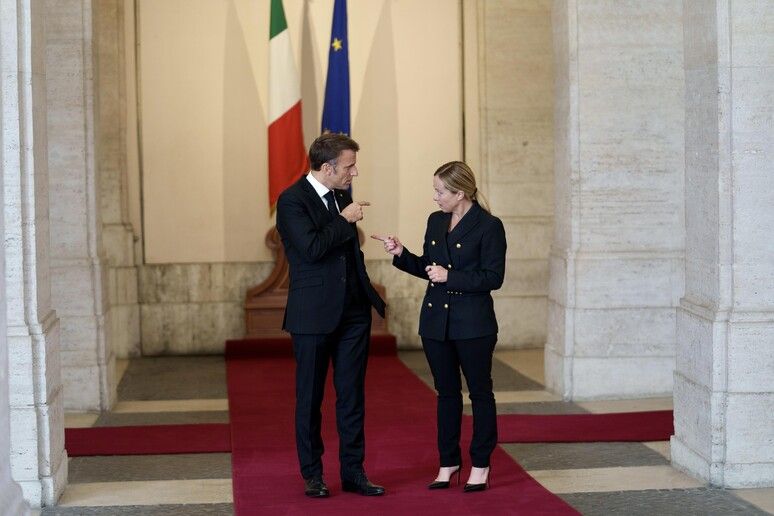 Migranti, Meloni cerca l’asse con Macron. La Lega attacca la Germania