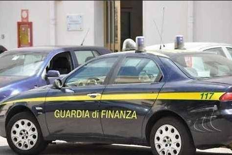 Abbonamento a false riviste della Finanza, in manette in quattro – VIDEO
