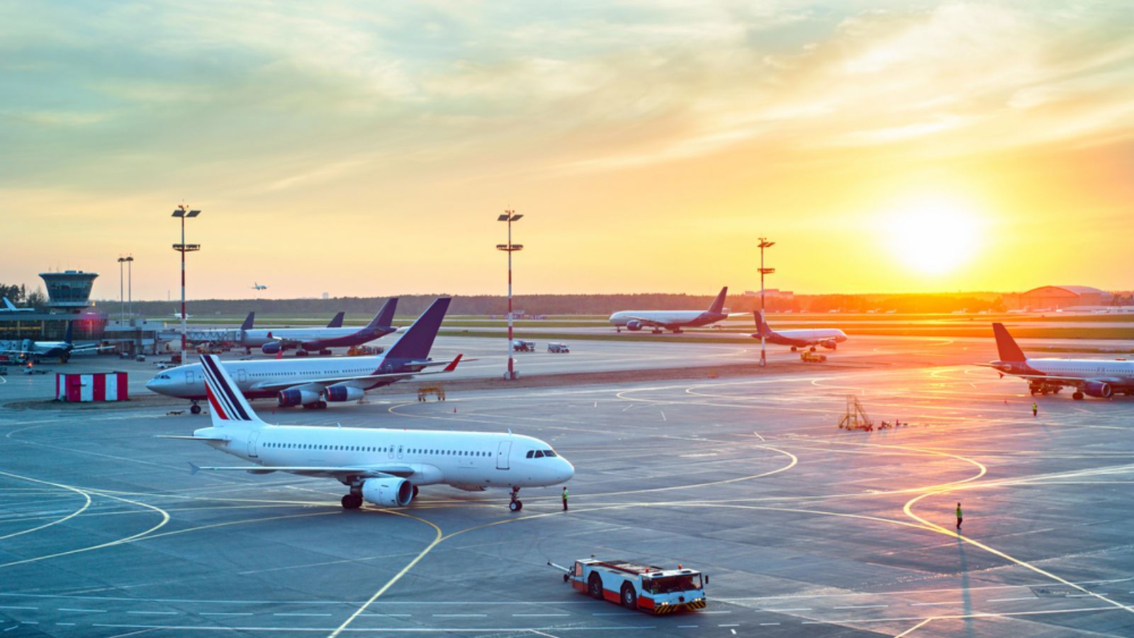 Il boom degli aeroporti calabresi: nel primo semestre +23,3%