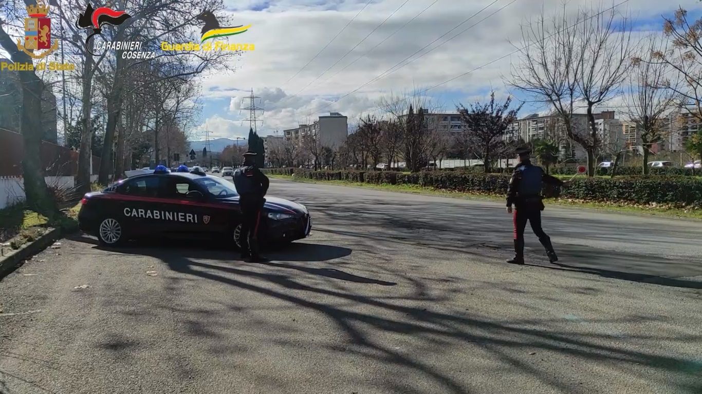 Spaccio a Cosenza e l’orgoglio del gruppo dei “Banana”. «Dobbiamo attaccare sempre»