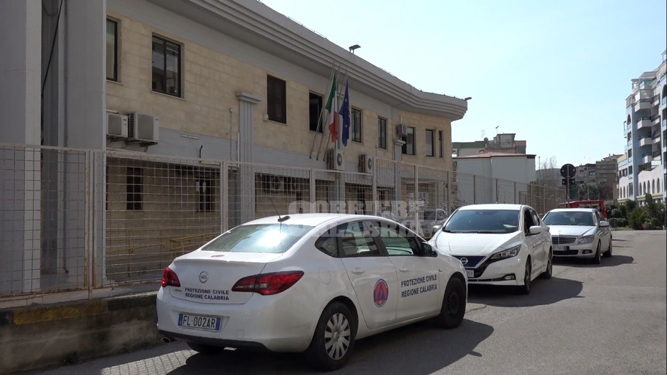 ‘Ndrangheta a Crotone, in Prefettura l’incontro degli imprenditori che hanno denunciato i clan