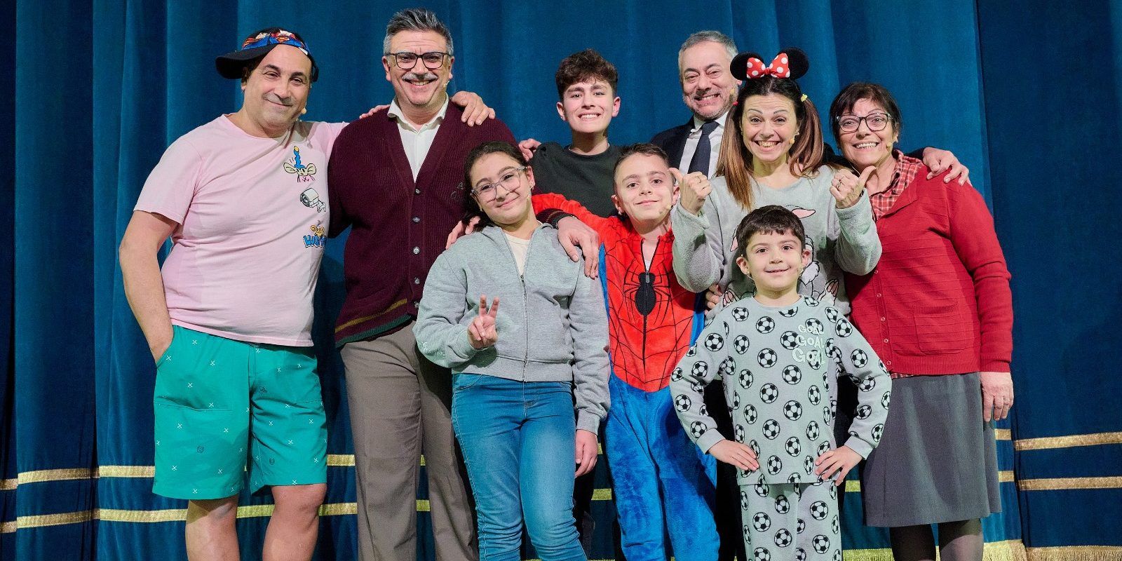 Il “Virus” di Nino Gemelli si diffonde tra risate, dialetto e tradizione