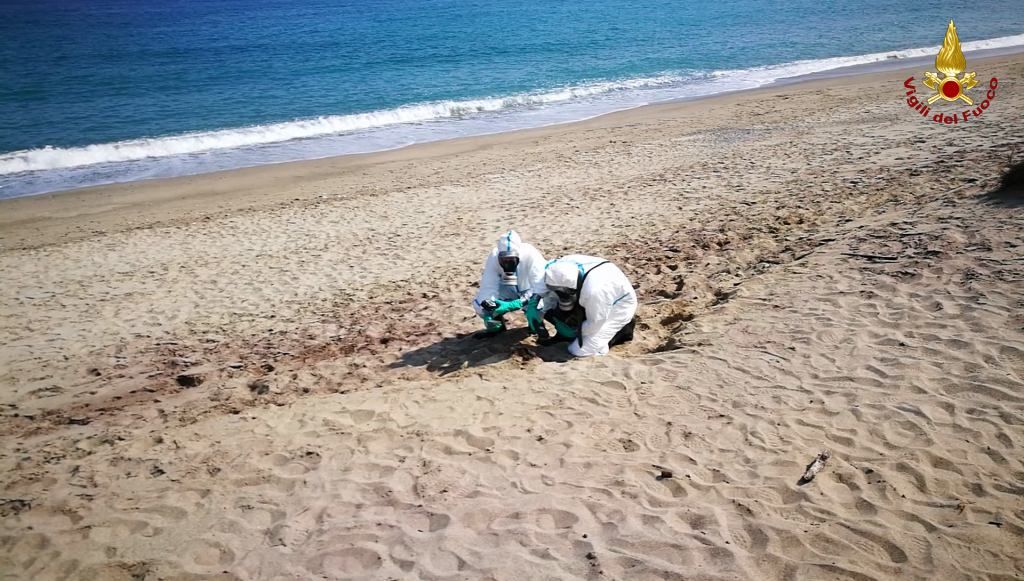 Fusto sospetto fa scattare l’allarme a Borgia