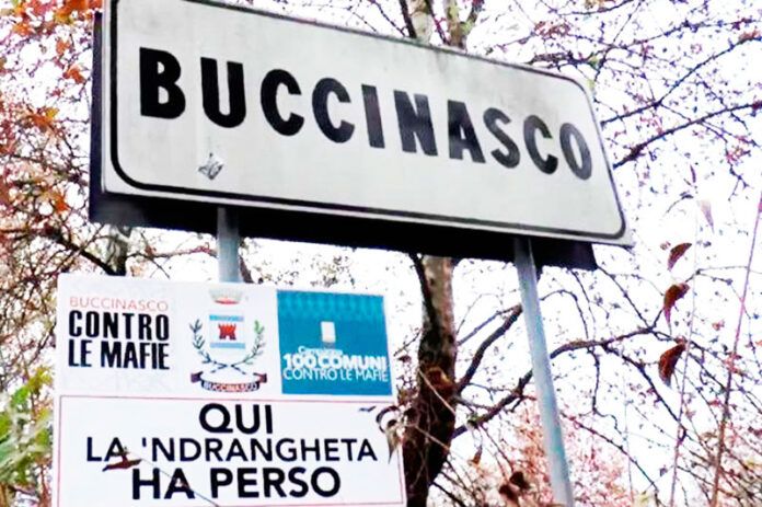 «La città è nostra», Buccinasco scende in piazza contro la ‘ndrangheta