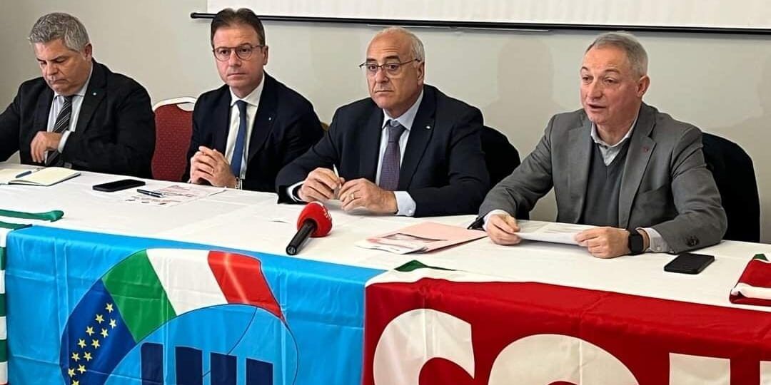 «Domani Meloni venga sulla Ss 106 per rendersi conto in che condizioni è»