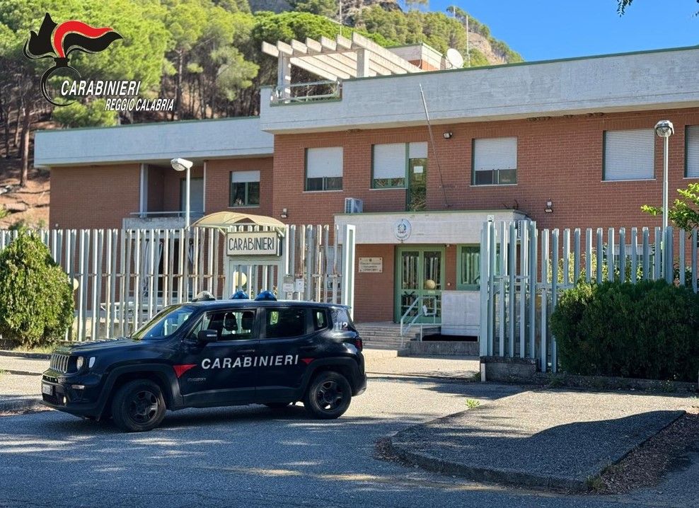 Reggio Calabria, furto di energia elettrica e danno da 74mila euro: un arresto
