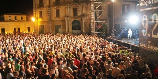 Niente concerti in piazza Steri a Rossano (per questioni di sicurezza): scoppia la rivolta social
