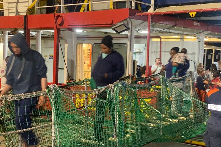 Migranti, barca Sea Eye diretta a Reggio Calabria