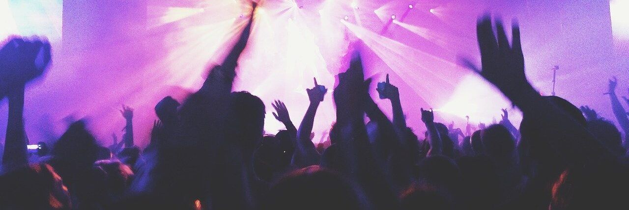 Spagna, quelle misteriose iniezioni alle ragazze nella movida