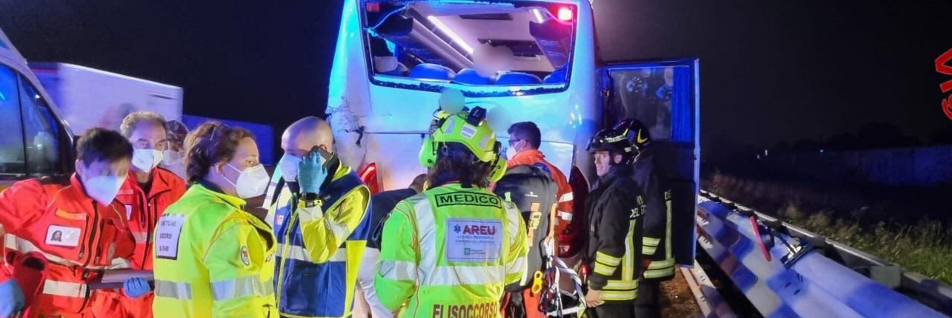Tir tampona bus a Lodi, feriti sei passeggeri