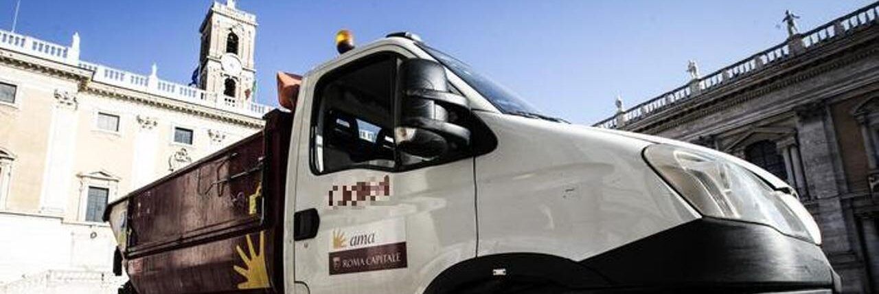 Dipendenti dell’Ama rubano gasolio dei mezzi, sette arresti a Roma