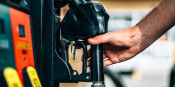 Caro carburante, partire o tornare in Calabria è un salasso