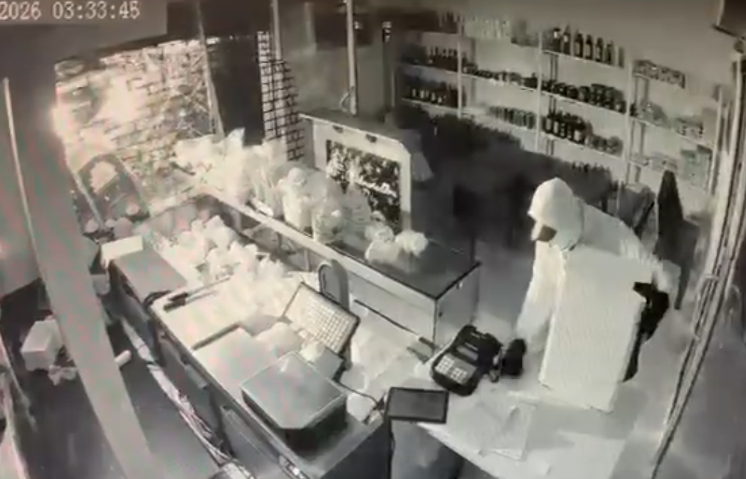 Rende, colpo al caseificio: le immagini riprendono il furto – VIDEO