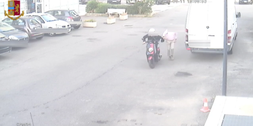 Cosenza, scippa un anziano: arrestato in poche ore dalla Polizia - VIDEO