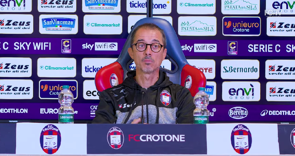 Crotone, sfida al Monopoli per dare continuità: Longo avverte i suoi, «Servirà umiltà e rabbia»
