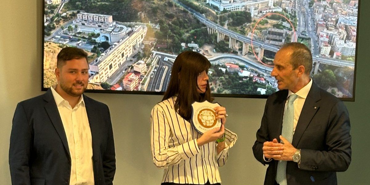 Reggio Calabria, Bernini in visita alla Mediterranea: «Qui la facoltà di Medicina? Valuteremo la domanda»