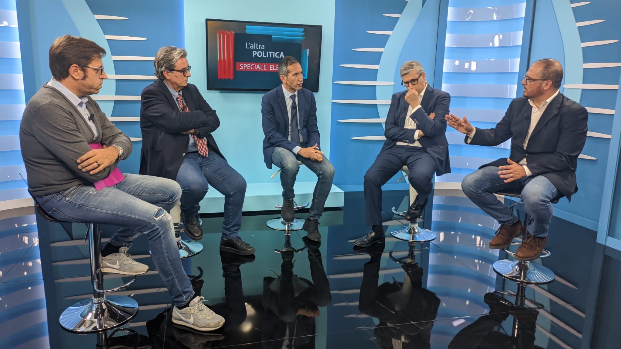 A “L’altra Politica” il confronto tra i candidati a sindaco di Locri