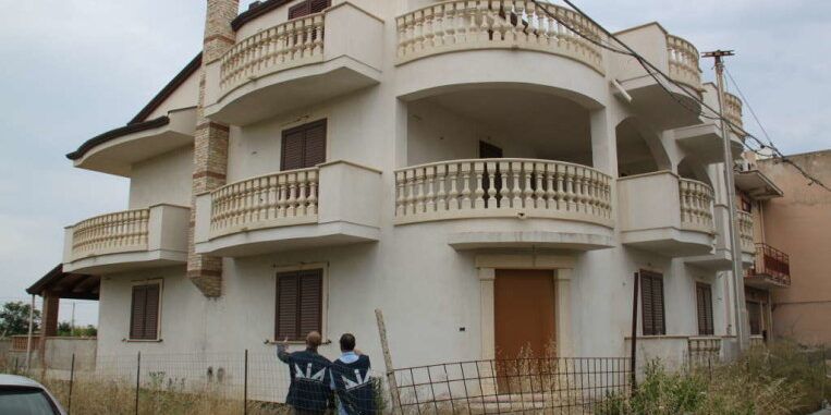 Duecentotrenta beni confiscati alla ‘ndrangheta andranno ad enti calabresi