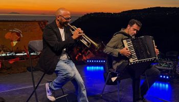Musica tra le macerie e l’infinito, a Limbadi le “Note di Riscatto” che guardano alle Eolie