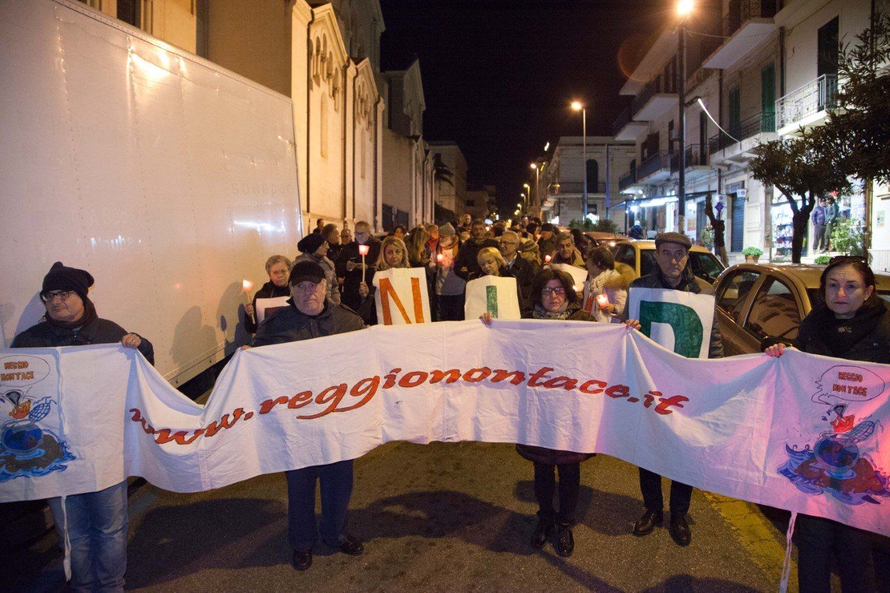 ReggioNonTace torna in piazza per "riprendersi la città"