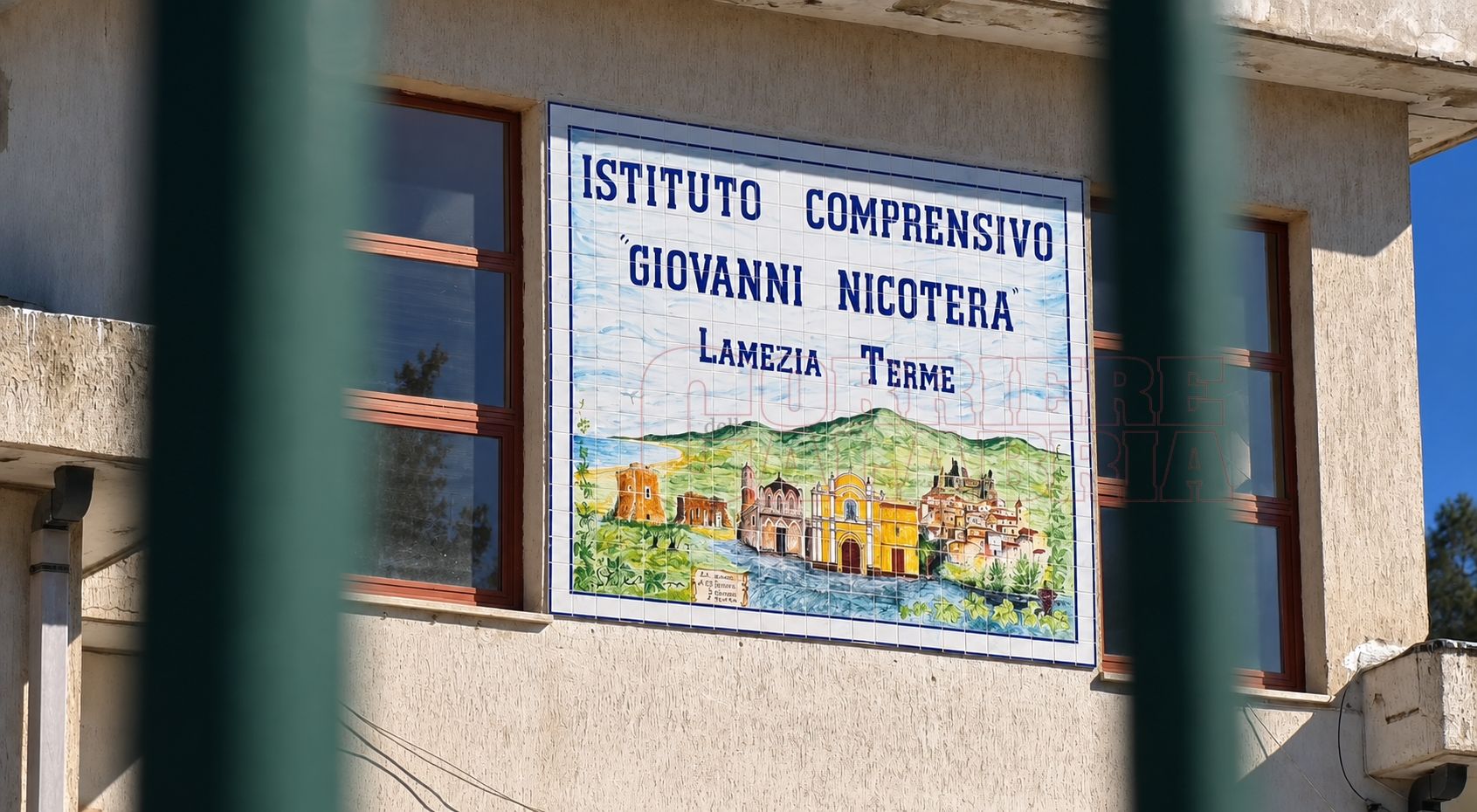 Lamezia, la prof nel mirino del 14enne: «Mai segnali contro di me, sono sconvolta». Così i compagni hanno fermato il piano