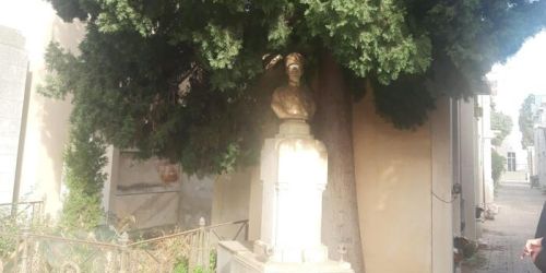 Profanata a Reggio Calabria la tomba di una medaglia d'oro al valor militare