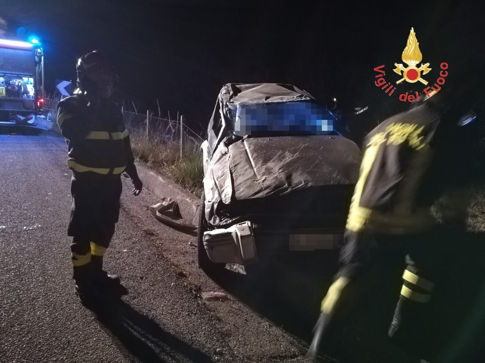 Alla guida dell’auto ubriaco causa incidente nel Cosentino, muore 16enne