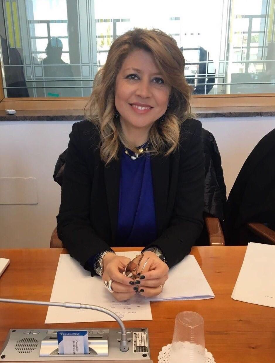 «Ancora luminarie, neanche le inchieste fermano Occhiuto»