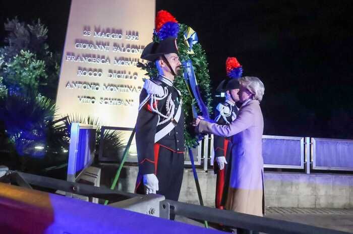 Omaggio di Ursula von der Leyen a Falcone e alle vittime della strage di Capaci