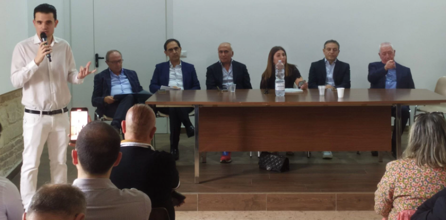 Città unica, De Francesco “apre” al Pd: «La legge è perfettibile, siamo disposti a emendare il testo»